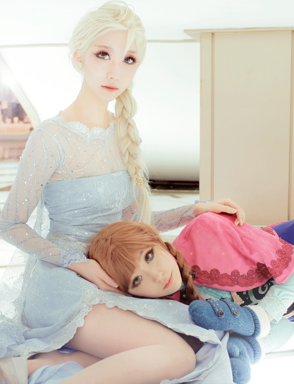 Cosplay Friday Frozen By Techgnotic On Devi